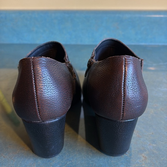 Kork Ease Holmes  Leather Wedge Bootie 9M like new,
Brownish Black, no box - Picture 4 of 8